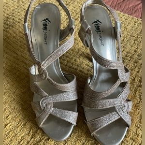 Fioni Night gold sparkle heels